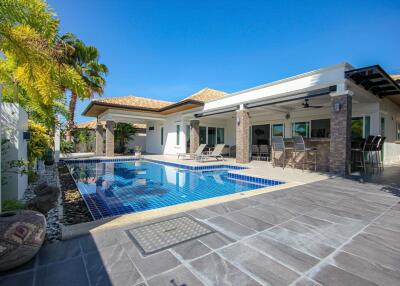 Orchid Paradise Homes: Superb 3 Bed Pool Villa