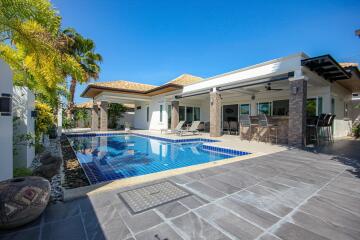 Orchid Paradise Homes: Superb 3 Bed Pool Villa