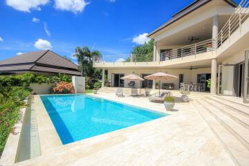 Hua Hin Horizon: 5 Bed Pool Villa