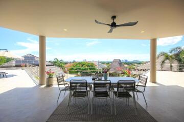 Hua Hin Horizon: 5 Bed Pool Villa