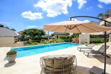 Hua Hin Horizon: 5 Bed Pool Villa