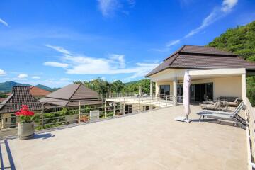 Hua Hin Horizon: 5 Bed Pool Villa