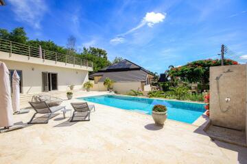 Hua Hin Horizon: 5 Bed Pool Villa