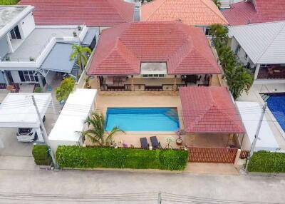 Central Cha Am: 3 Bedroom Pool Villa