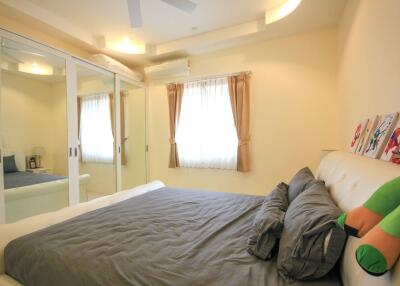 Central Cha Am: 3 Bedroom Pool Villa