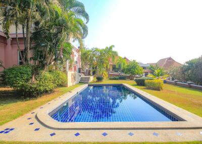 Emerald Heights: 3 Bedroom Pool Villa