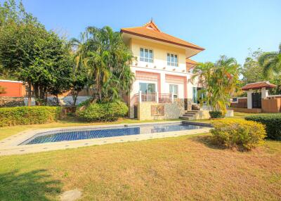 Emerald Heights: 3 Bedroom Pool Villa