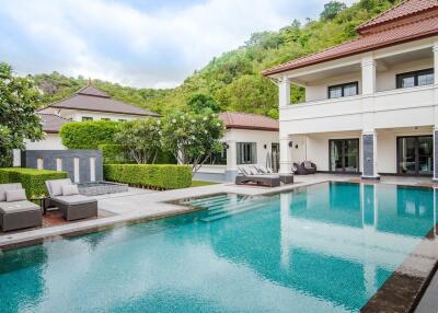 BelVida Estates: Luxury 6 Bedroom Pool Villa