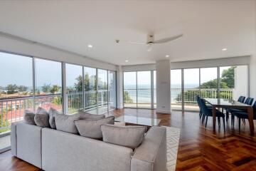 Baan Suan Rim Sai: 3 Bed Sea View Beachfront Condo