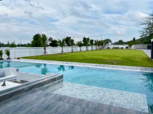 4 Bedroom Pool Villa close to Black Mountain