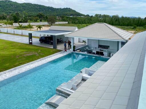 4 Bedroom Pool Villa close to Black Mountain