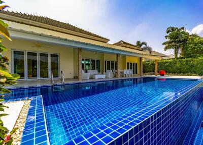 Black Mountain: 3 Bedroom Golf Course Villa