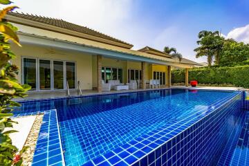 Black Mountain: 3 Bedroom Golf Course Villa