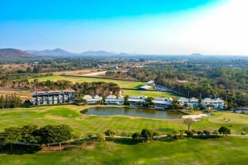 Black Mountain: 3 Bedroom Golf Course Villa