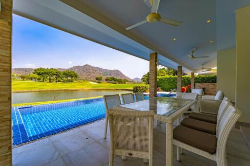 Black Mountain: 3 Bedroom Golf Course Villa