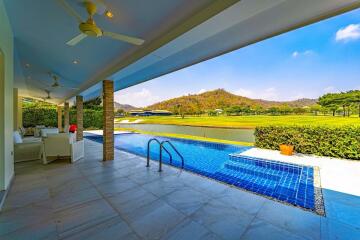 Black Mountain: 3 Bedroom Golf Course Villa