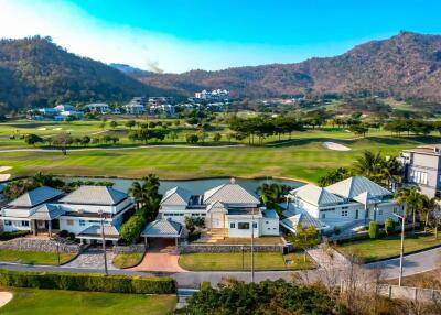 Black Mountain: 3 Bedroom Golf Course Villa