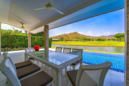 Black Mountain: 3 Bedroom Golf Course Villa