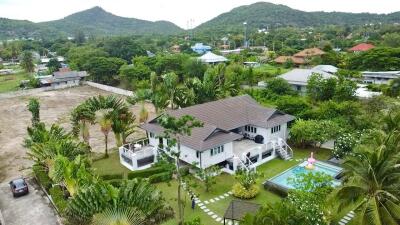 4 Bedroom Pool Villa on Large Land Plot