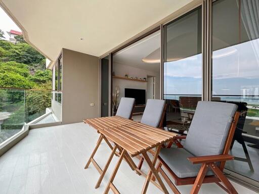 Veranda Residence: Stunning 3 Bed Condo with Sea View