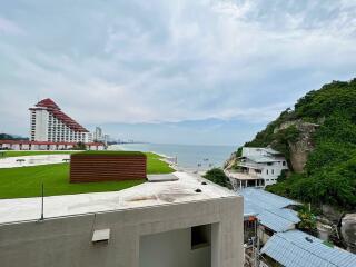 Veranda Residence: Stunning 3 Bed Condo with Sea View