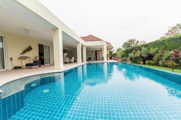 Baan Ing Phu: Luxury 3 Bedroom Pool Villa