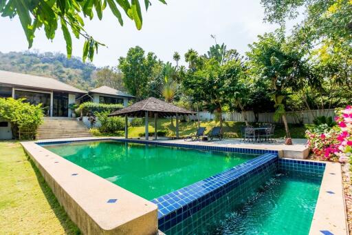 Palm Hills: 4 Bedroom Pool Villa