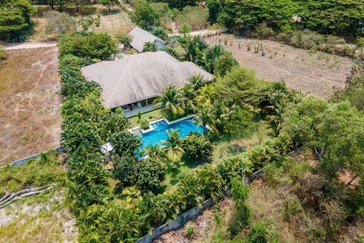 Private 4 Bed Pool Villa on Large Land Plot