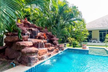 Private 4 Bed Pool Villa on Large Land Plot