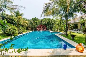 Private 4 Bed Pool Villa on Large Land Plot