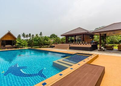 Private Villa and Resort in Samroiyod