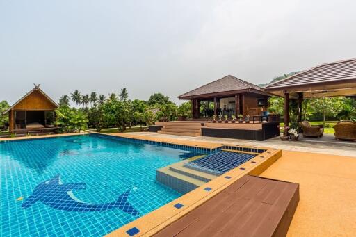 Private Villa and Resort in Samroiyod