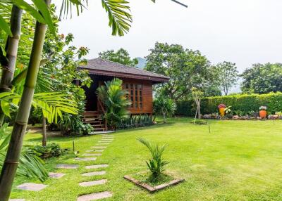 Private Villa and Resort in Samroiyod