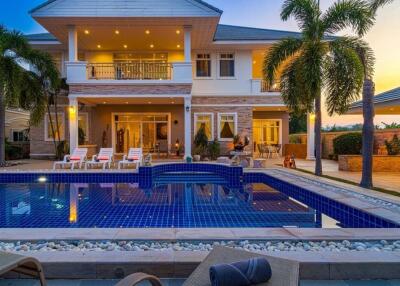 Palm Village: 2 Storey, 6 Bedroom Pool Villa