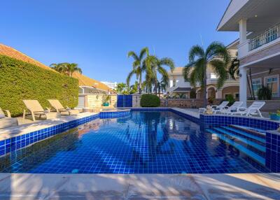 Palm Village: 2 Storey, 6 Bedroom Pool Villa