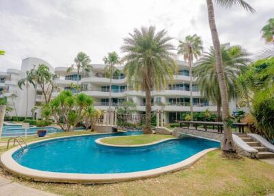 Baan Chai Talay: 2 Bed Condo with Pool Access