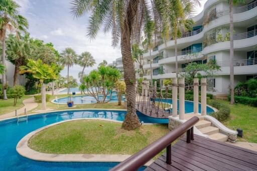 Baan Chai Talay: 2 Bed Condo with Pool Access