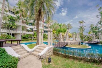 Baan Chai Talay: 2 Bed Condo with Pool Access