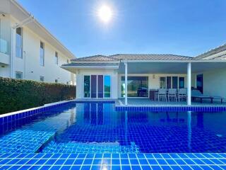 Black Mountain: 3 Bedroom Pool Villa