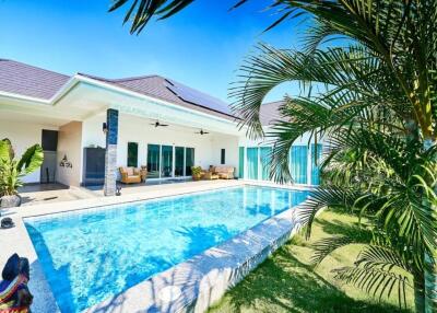 Aria 2: Pool Villa with 3 Bedrooms