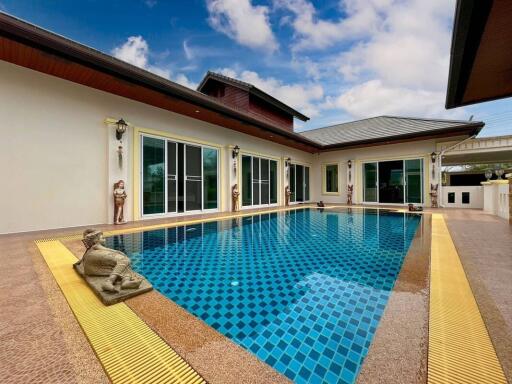 Nice Breeze 6: 3 Bedroom Pool Villa