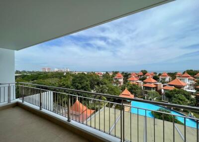 Boathouse: 2 Bed Sea View Condo