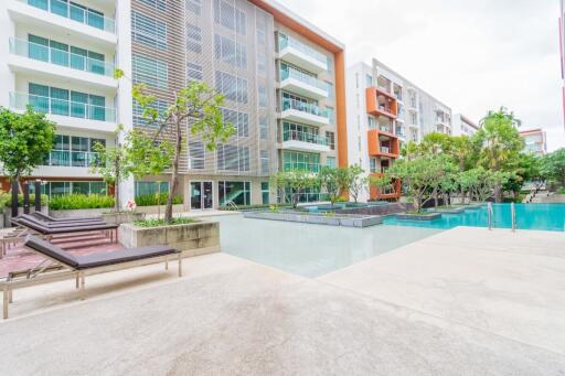 The Breeze: Modern 2 Bed Condo