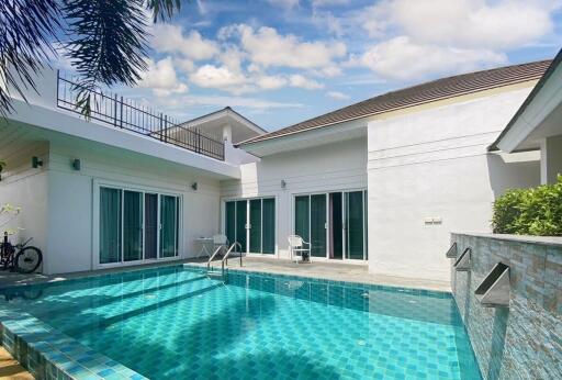 La Sierra: 2 Bedroom Pool Villa