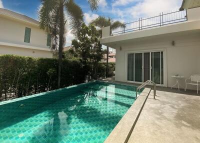 La Sierra: 2 Bedroom Pool Villa