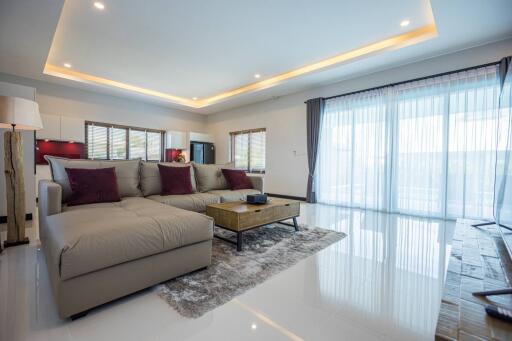 210 ตรม., 3 ห้องนอน, 3 ห้องน้ำ บ้าน ราคา ฿ 9,490,000