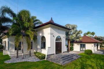 BelVida Estates: Freehold, Luxury 5 Bedroom Pool Villa