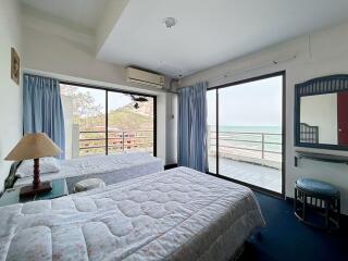 Hua Hin Blue Wave: 2 Bed Sea View Condo