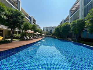 Baan Nub Kluen: 2 Bed Sea View Condo