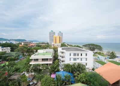 The Esplanade: 3 Bedroom Condo with Sea View